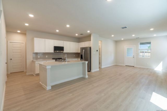 12407 HURDELBRINK RNCH, San Antonio, TX 78245