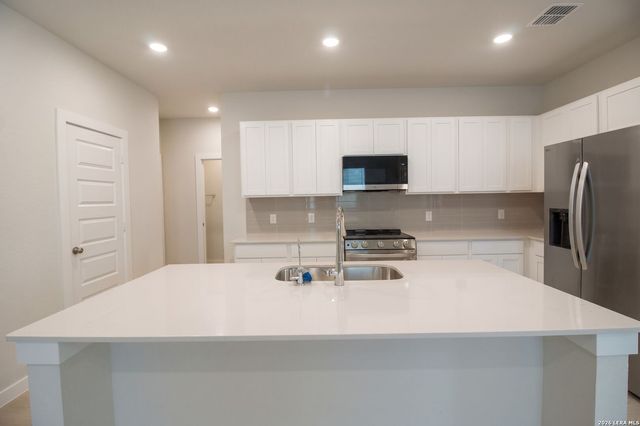 12407 HURDELBRINK RNCH, San Antonio, TX 78245