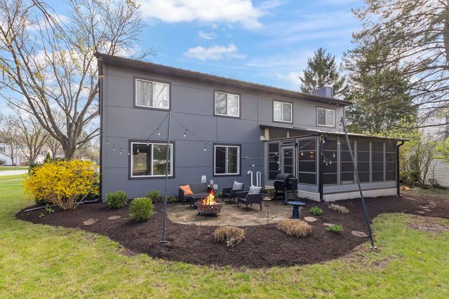 1925 Coach Drive, Naperville, IL 60565