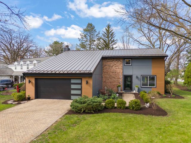 1925 Coach Drive, Naperville, IL 60565