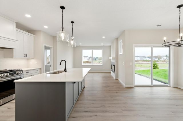 10933 37th Street N, Lake Elmo, MN 55042