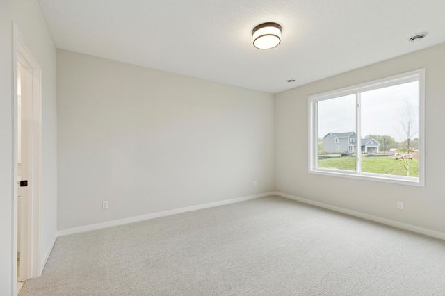10933 37th Street N, Lake Elmo, MN 55042