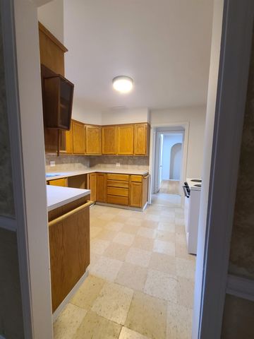 2328 E Wilma St, Wichita, KS 67211