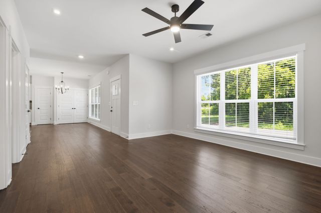 2305 Lacy St, Nashville, TN 37208