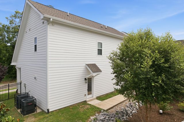 2305 Lacy St, Nashville, TN 37208