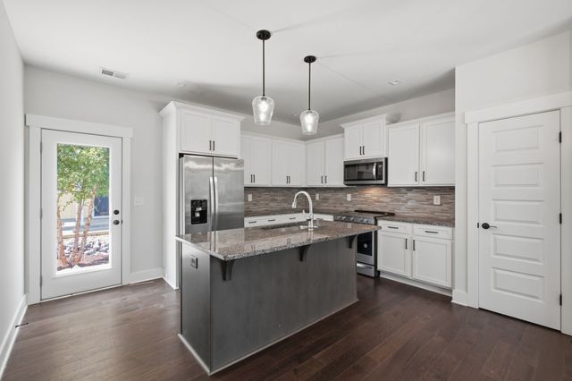 2305 Lacy St, Nashville, TN 37208