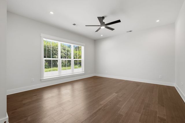 2305 Lacy St, Nashville, TN 37208
