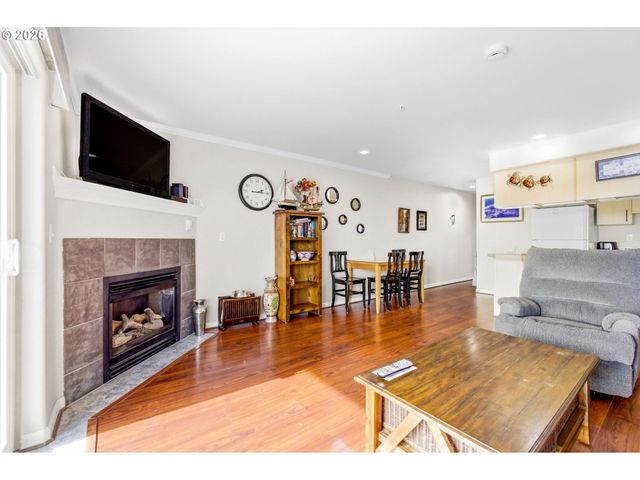 890 Se BAY Blvd 104, Newport, OR 97365