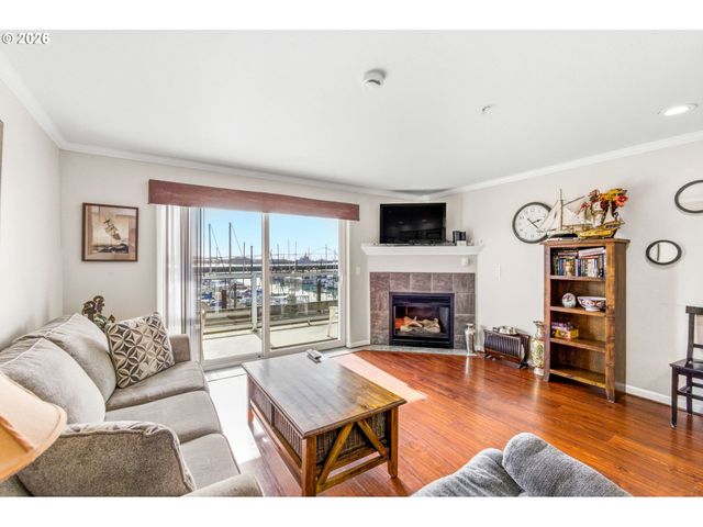 890 Se BAY Blvd 104, Newport, OR 97365