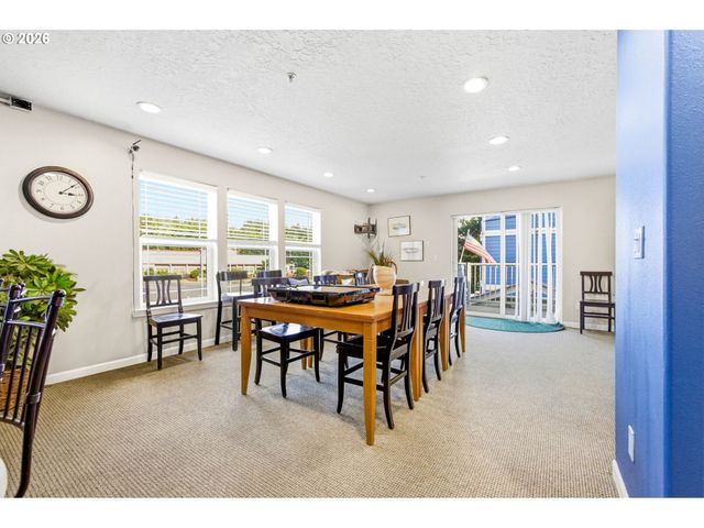 890 Se BAY Blvd 104, Newport, OR 97365