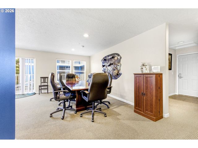 890 Se BAY Blvd 104, Newport, OR 97365