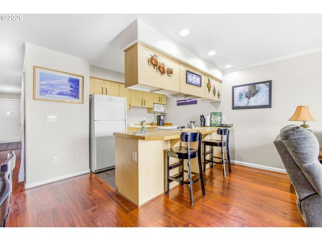 890 Se BAY Blvd 104, Newport, OR 97365