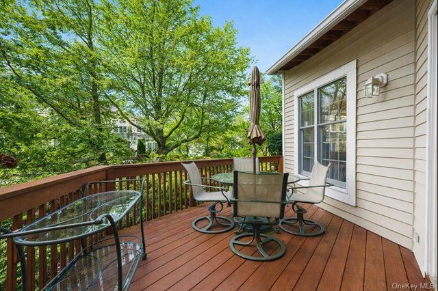 51 Club Pointe Drive, White Plains, NY 10605