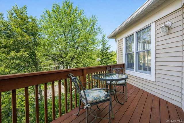 51 Club Pointe Drive, White Plains, NY 10605