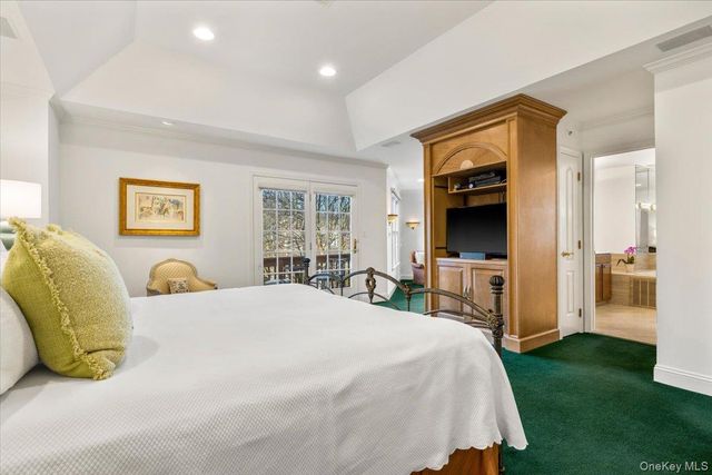 51 Club Pointe Drive, White Plains, NY 10605