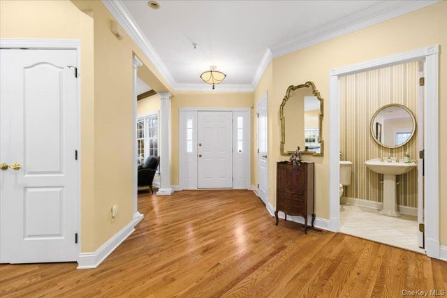 51 Club Pointe Drive, White Plains, NY 10605