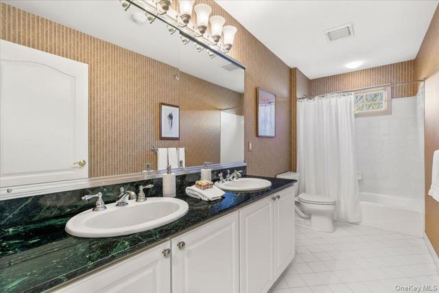 51 Club Pointe Drive, White Plains, NY 10605