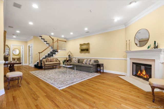 51 Club Pointe Drive, White Plains, NY 10605