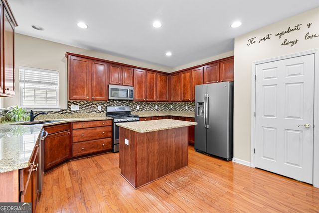 10 Stonebridge Pass, Newnan, GA 30265