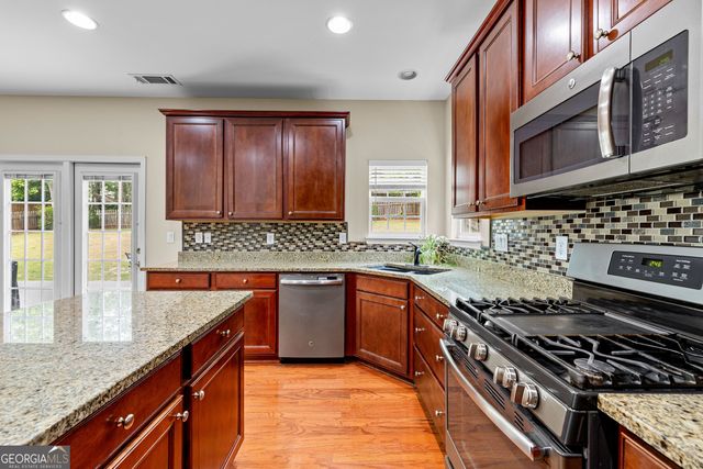 10 Stonebridge Pass, Newnan, GA 30265