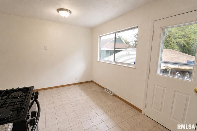 3800 W BRIGHTON Avenue, Peoria, IL 61615