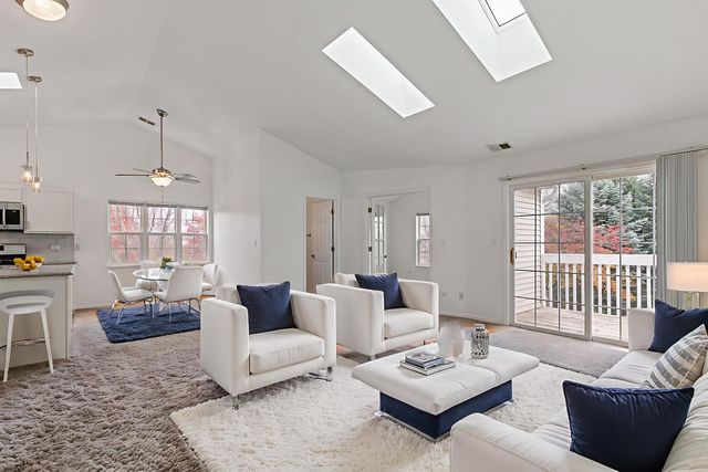 2604 Sheehan Court 204, Naperville, IL 60564