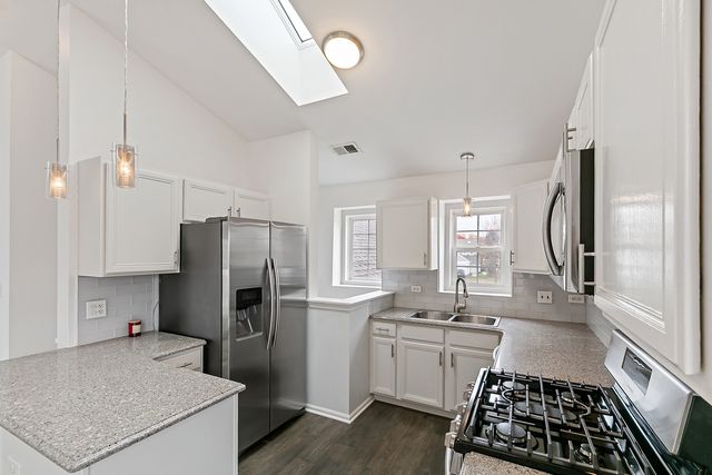 2604 Sheehan Court 204, Naperville, IL 60564