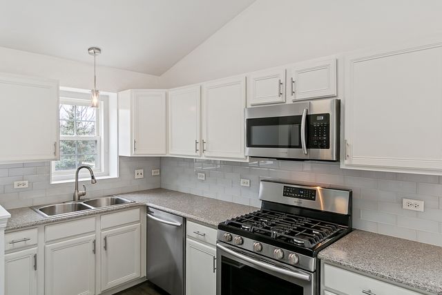 2604 Sheehan Court 204, Naperville, IL 60564