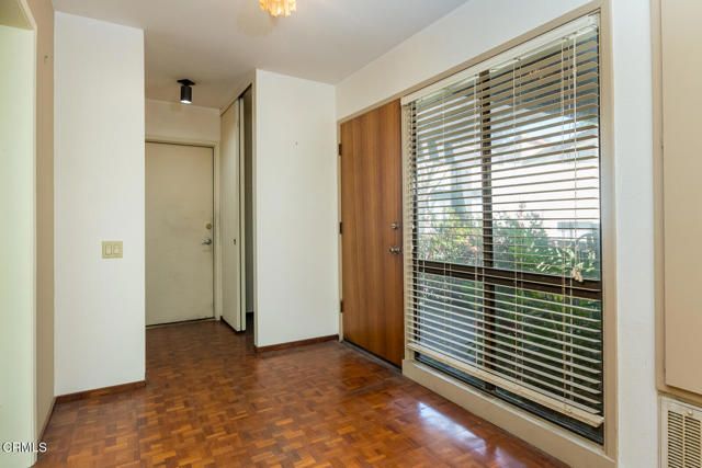 5 Faircliff Court, Glendale, CA 91206