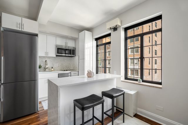5 Tudor City Pl Apt 339, New York City, NY 10017