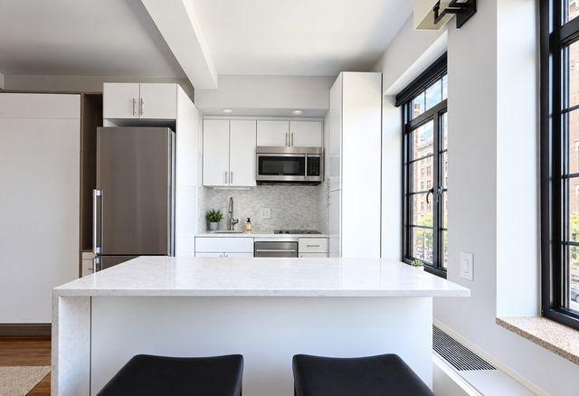5 Tudor City Pl Apt 339, New York City, NY 10017