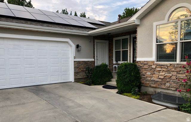 10945 S HYRUM PL, Sandy, UT 84070