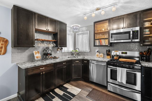 115 E Maple Street, Plainwell City, MI 49080