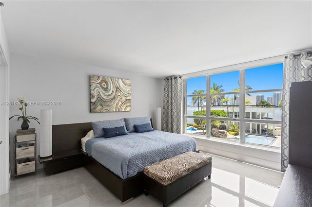 3600 Mystic Pointe Dr 306, Aventura, FL 33180