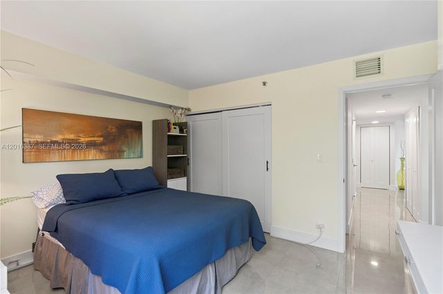 3600 Mystic Pointe Dr 306, Aventura, FL 33180