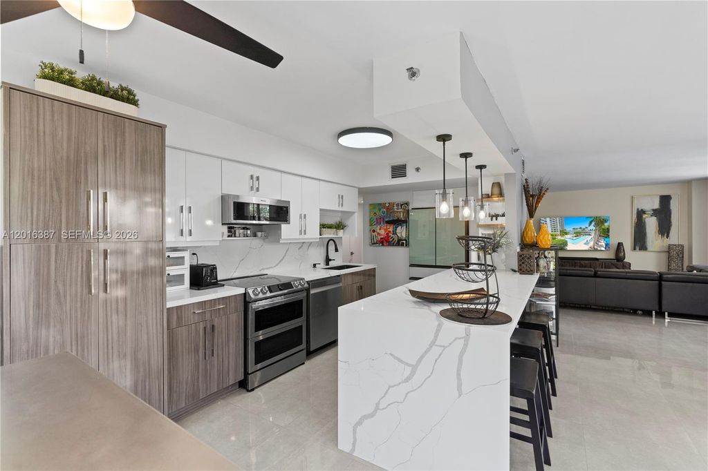 3600 Mystic Pointe Dr 306, Aventura, FL 33180