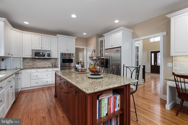 7 SILVER MAPLE CT, Belle Mead, NJ 08502