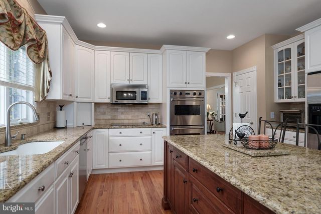 7 SILVER MAPLE CT, Belle Mead, NJ 08502