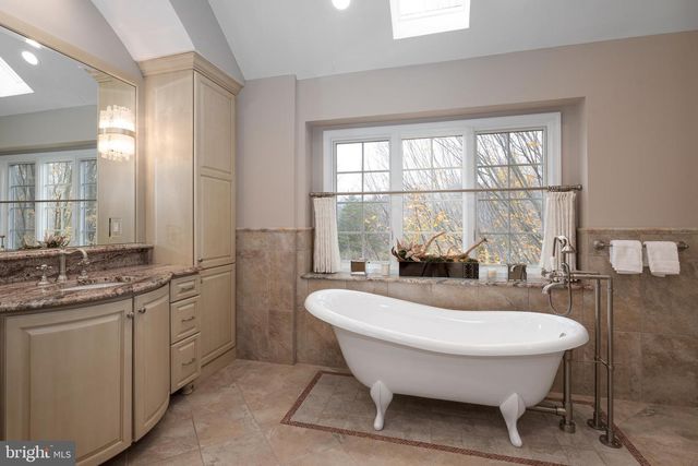 7 SILVER MAPLE CT, Belle Mead, NJ 08502