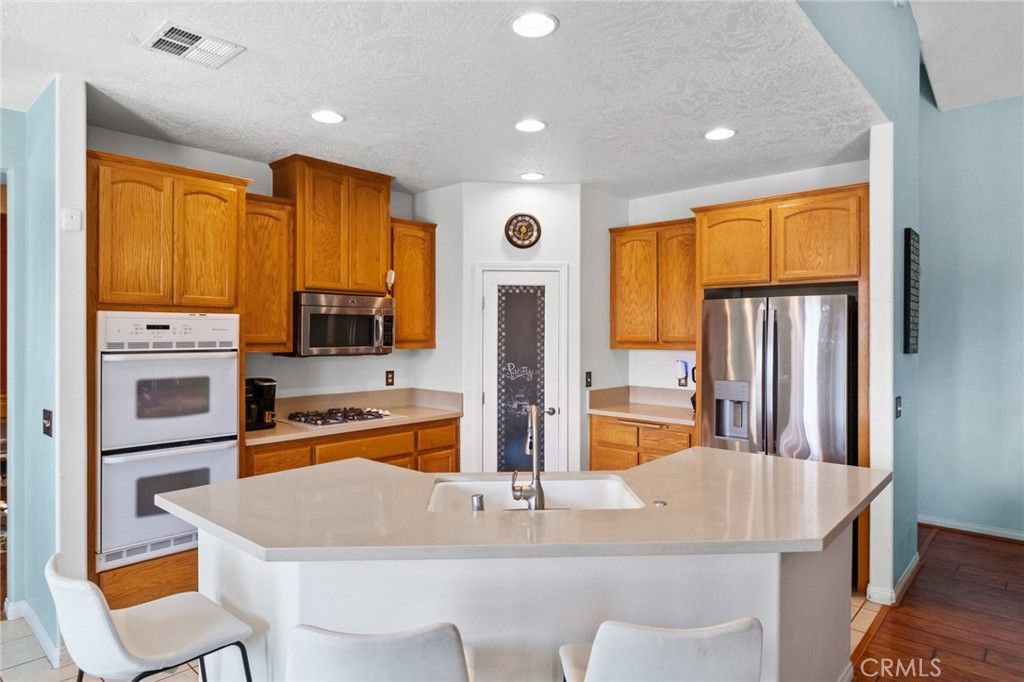 Image 14 of property listing at 17112 Century Plant, Apple Valley, CA 92307