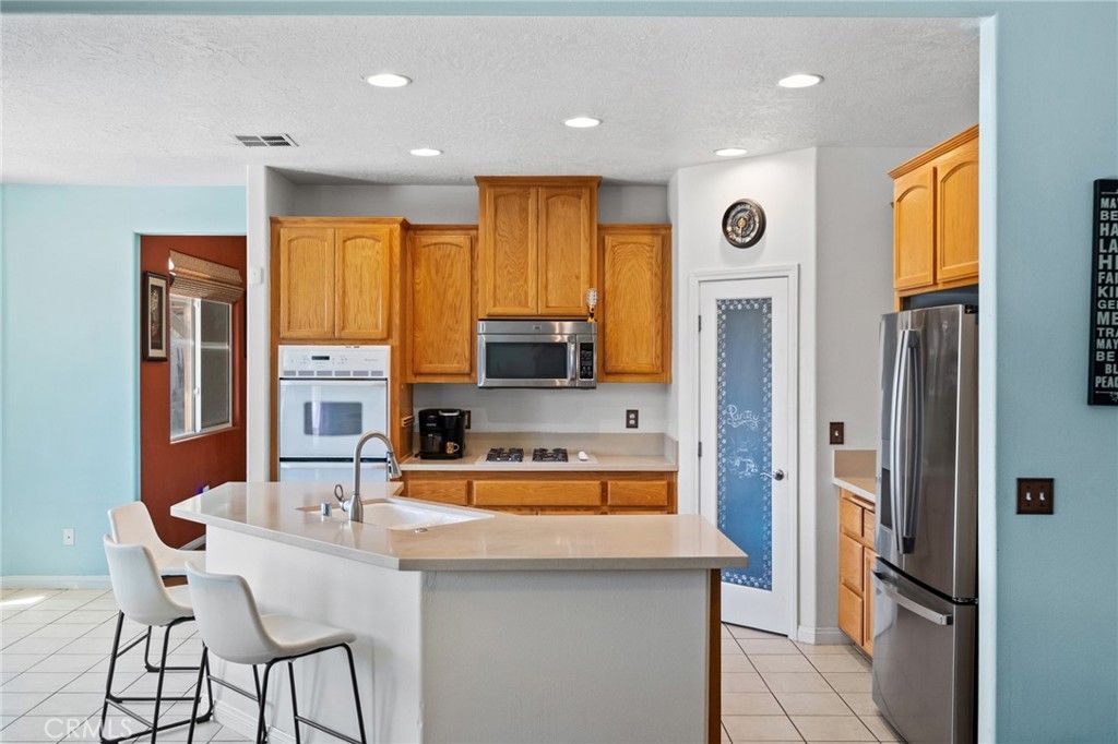 Image 17 of property listing at 17112 Century Plant, Apple Valley, CA 92307