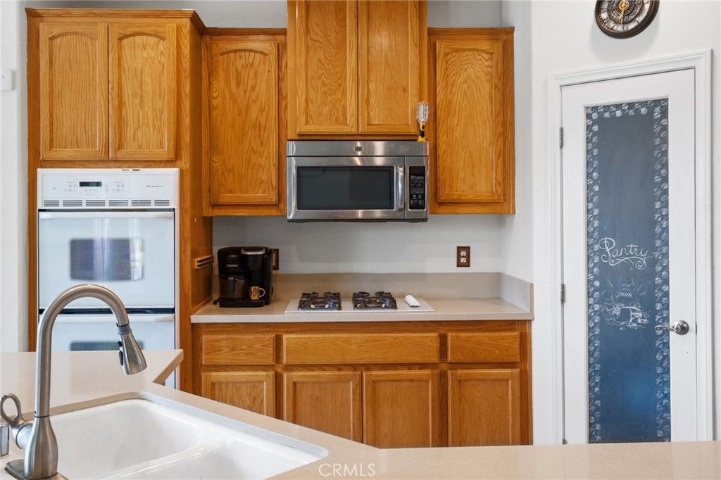 Image 18 of property listing at 17112 Century Plant, Apple Valley, CA 92307