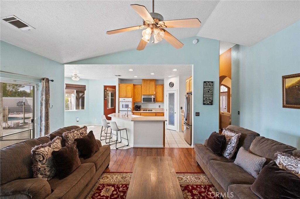 Image 23 of property listing at 17112 Century Plant, Apple Valley, CA 92307