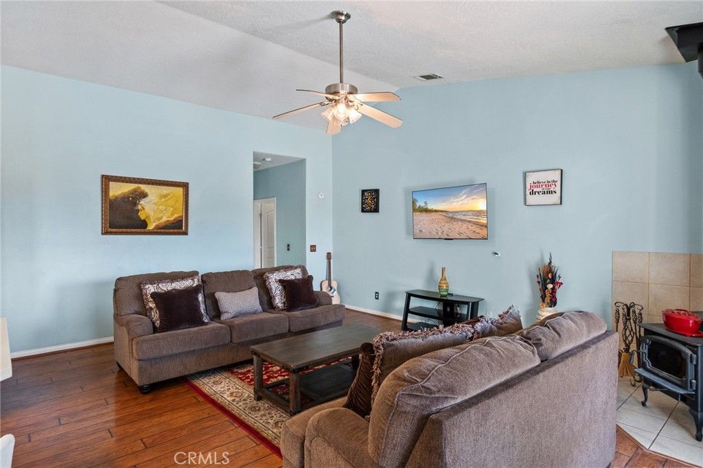 Image 25 of property listing at 17112 Century Plant, Apple Valley, CA 92307