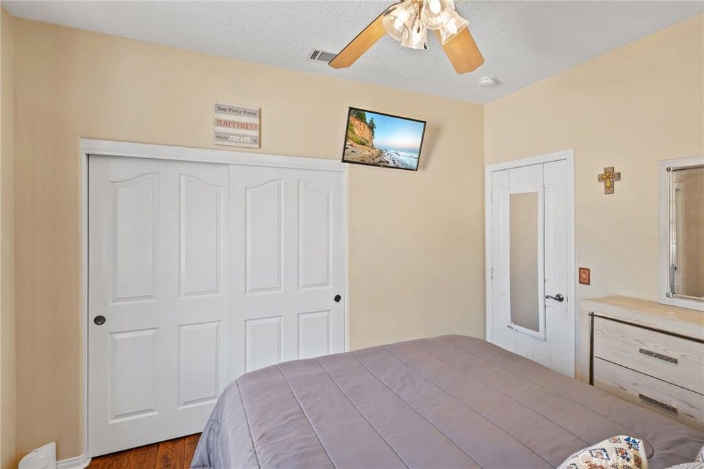 Image 27 of property listing at 17112 Century Plant, Apple Valley, CA 92307