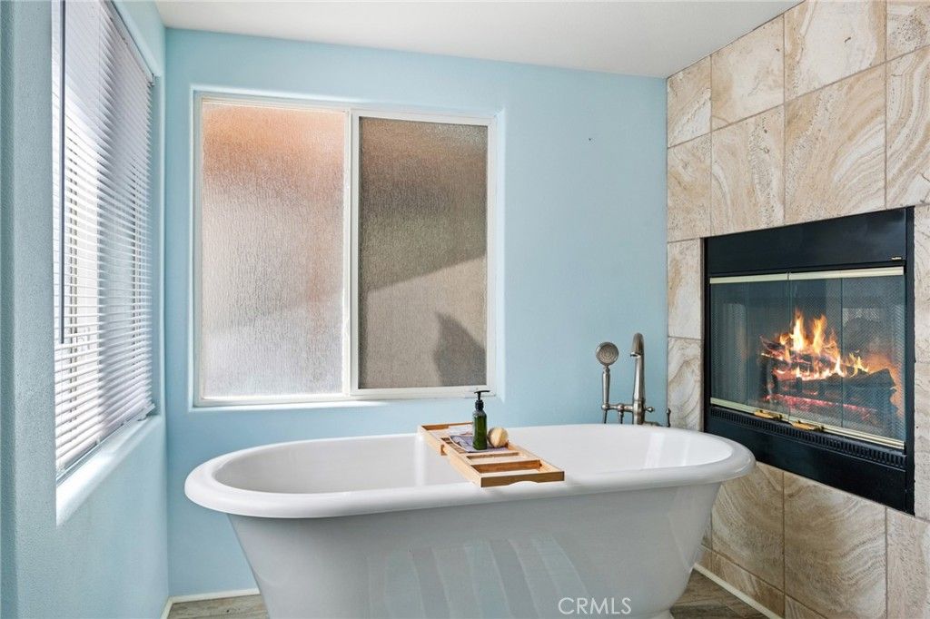 Image 3 of property listing at 17112 Century Plant, Apple Valley, CA 92307