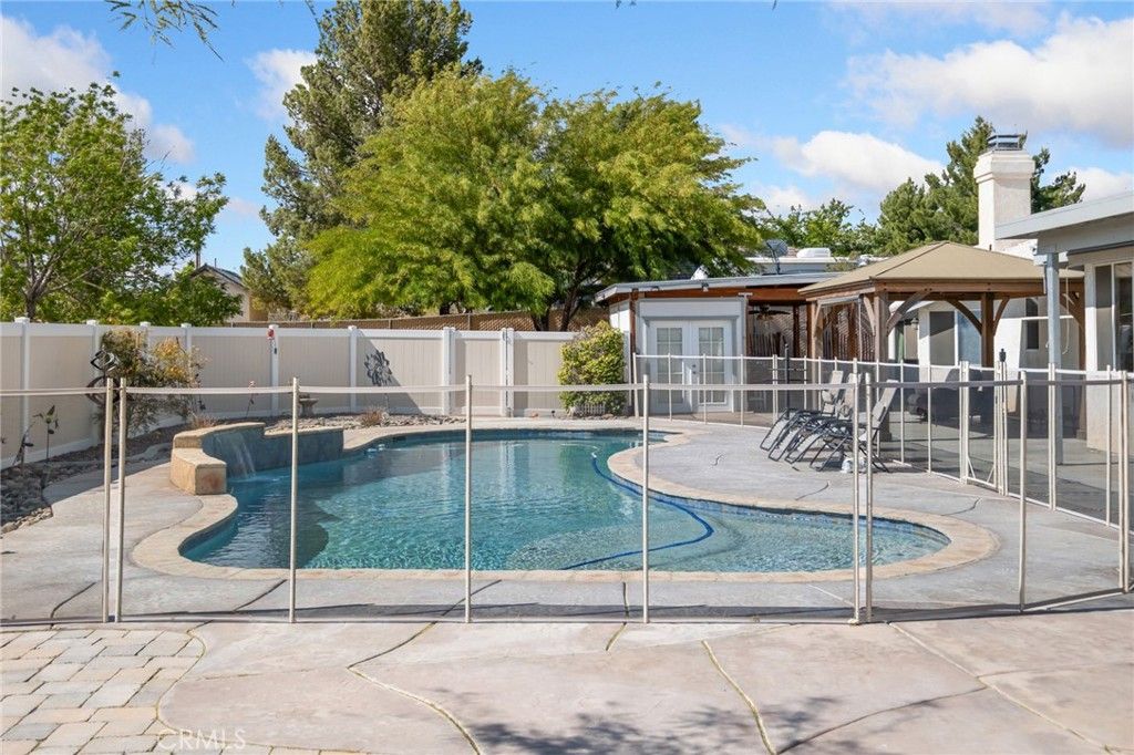 Image 50 of property listing at 17112 Century Plant, Apple Valley, CA 92307