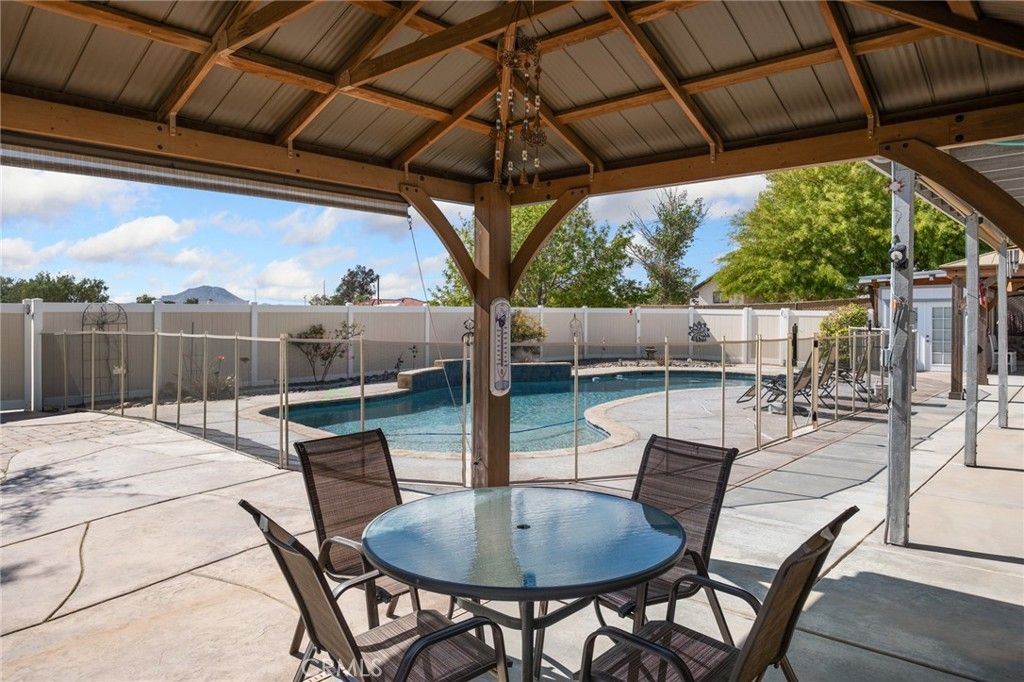 Image 52 of property listing at 17112 Century Plant, Apple Valley, CA 92307