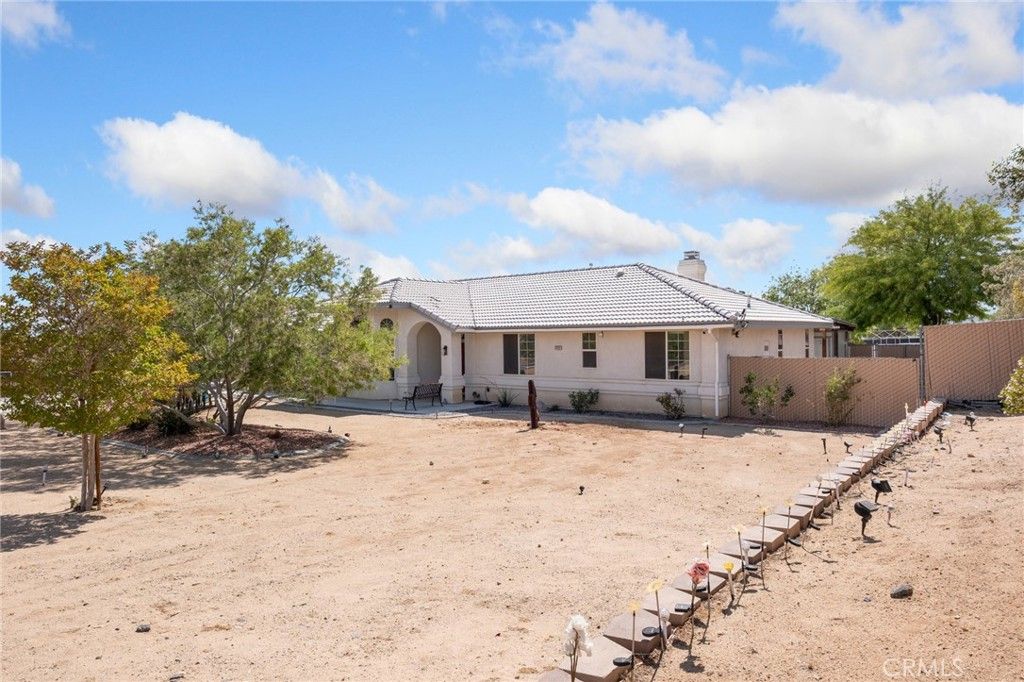 Image 56 of property listing at 17112 Century Plant, Apple Valley, CA 92307