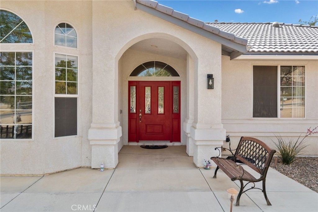 Image 7 of property listing at 17112 Century Plant, Apple Valley, CA 92307